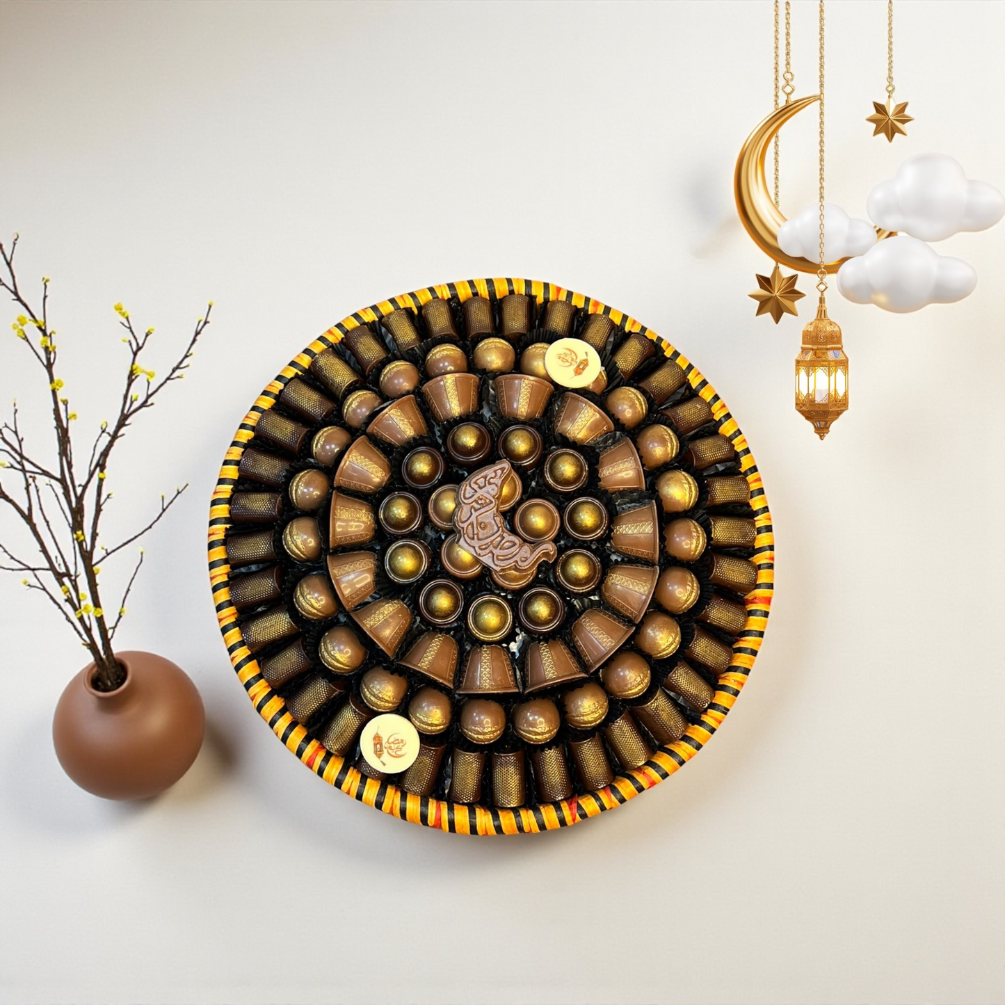 Luxury Palm Basket Platter with Ramadan Stuffed Chocolates صحن خوص فاخر مع شوكليت رمضان بحشوات مميزة — 1 كجم