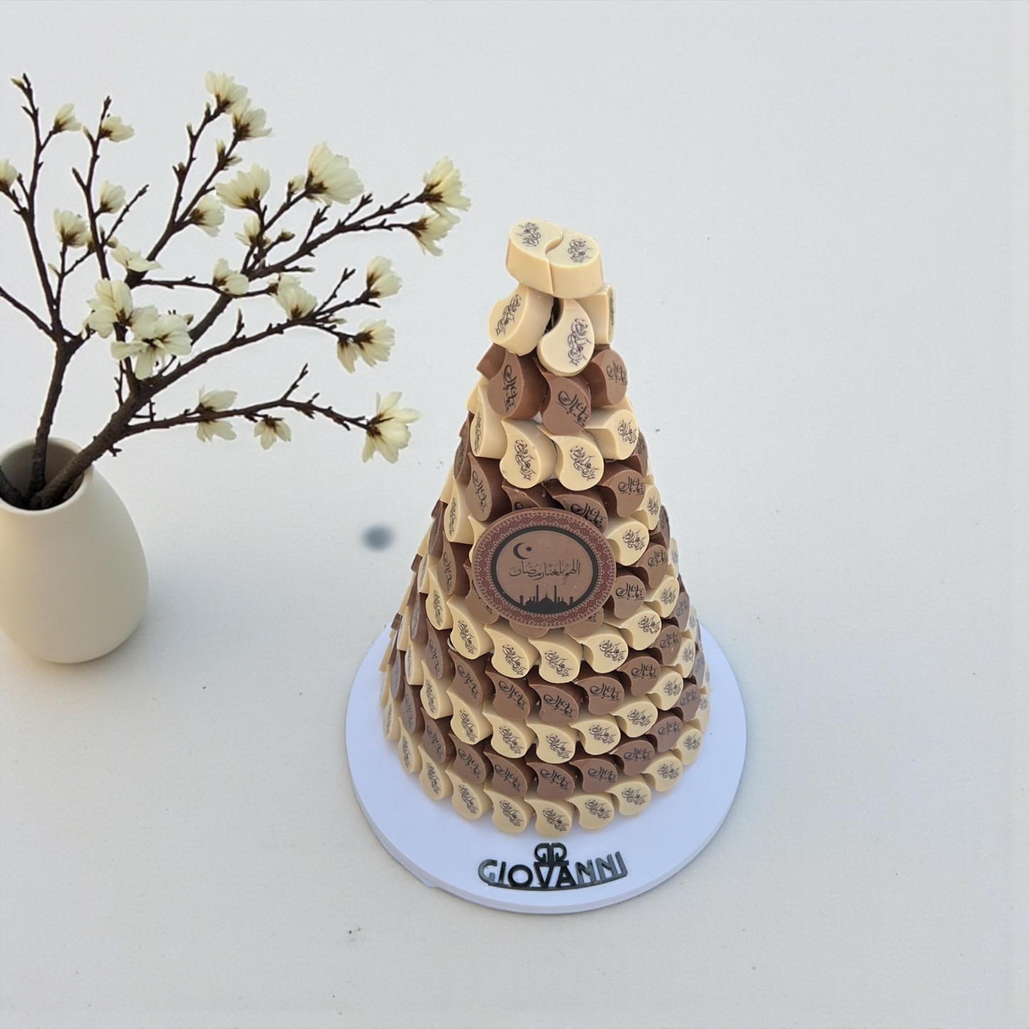 Luxury Ramadan Theme Chocolate Teardrop Pyramid – Assorted Fillings – 1.5 kg هرم شوكليت دمعة فاخر بطباعة ثيم رمضان – حشوات ميكس – 1.5 كجم