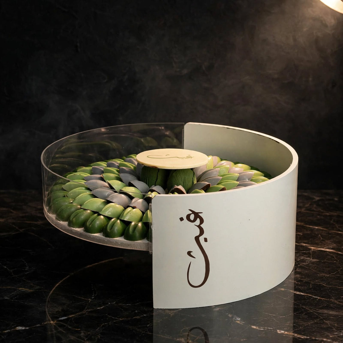 ستاند دائري شوكولاتة مشكلة – 1.3 كغ | Round Stand – Assorted Chocolate (1.3 kg)