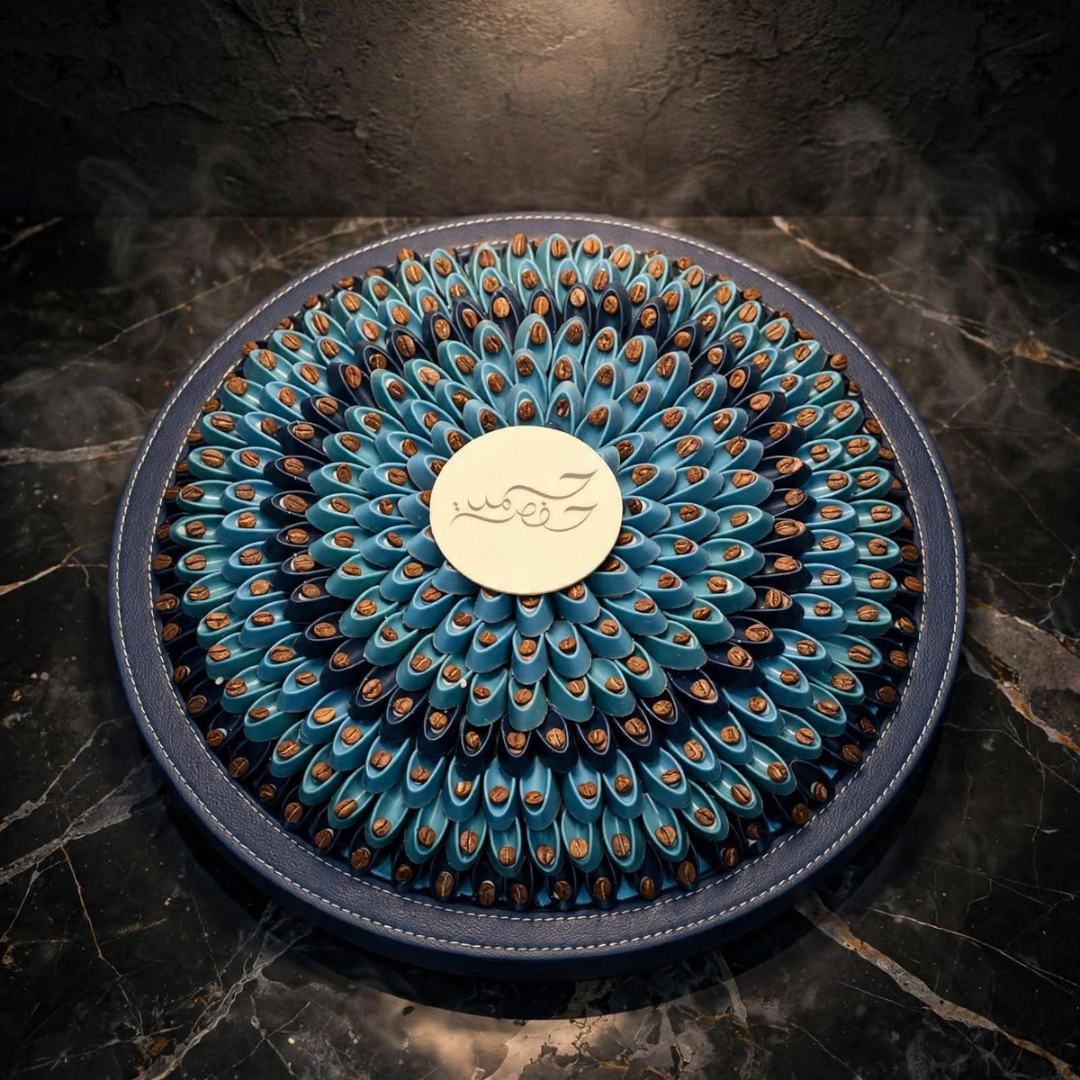 صحن جلد كبير شوكولاتة كاكاو مشكلة | Large Leather Tray – Assorted Cocoa Chocolate