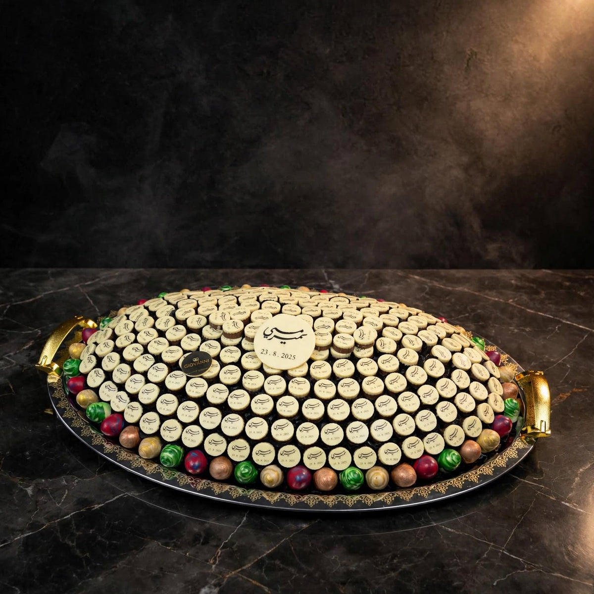 صواني VIP ستانلس ستيل مع شوكولاتة مطبوعة وبيضة شوكولاتة | VIP Stainless Steel Trays – Printed Chocolate & Chocolate Egg