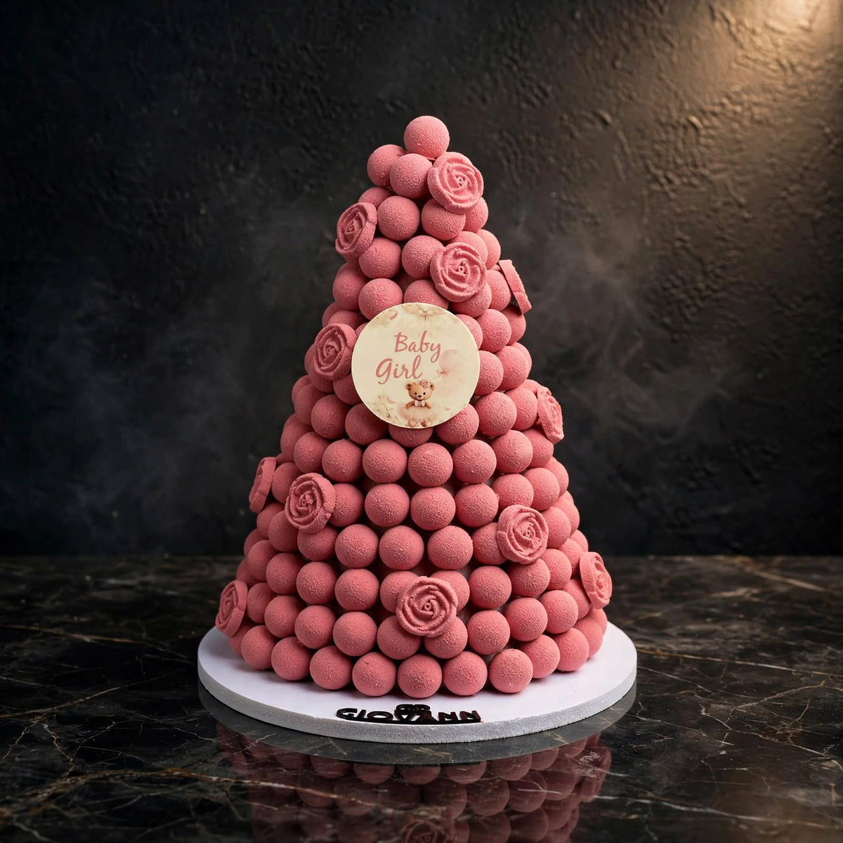 هرم مخمل أزرق شوكولاتة بمبون | Blue Velvet Bonbon Chocolate Pyramid