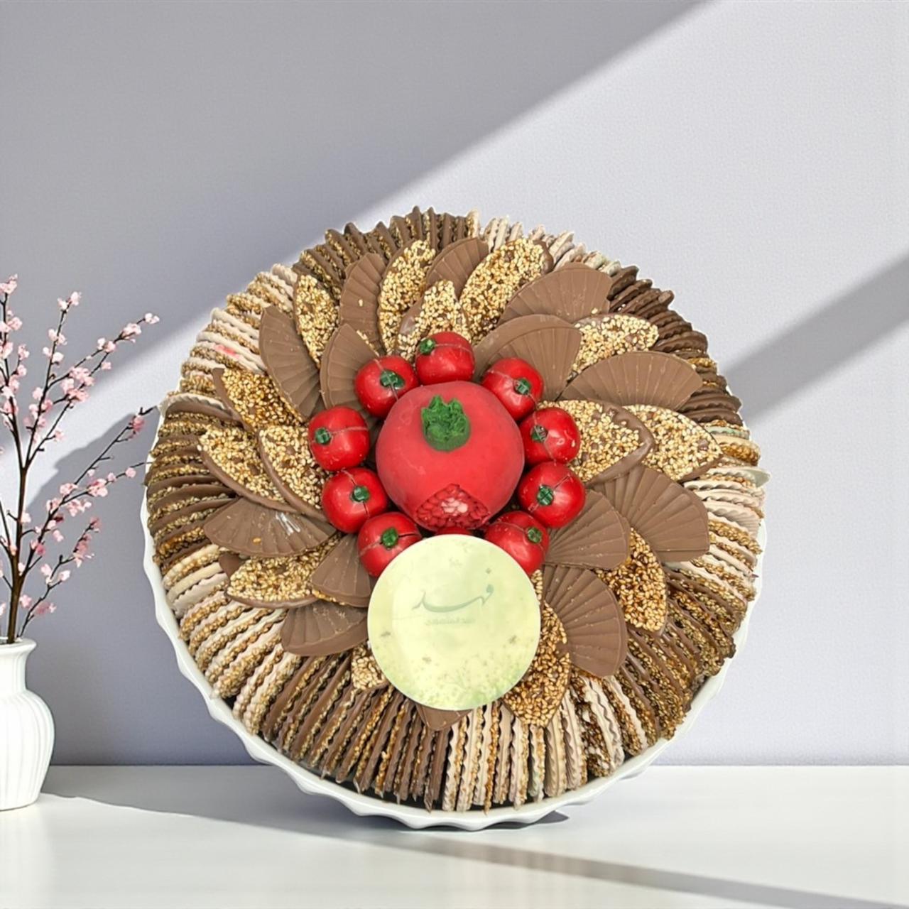 Caramelized Sesame Tray with Luxury Crystal Plate صحن سمسم مكرمل مع صحن كريستال فخم