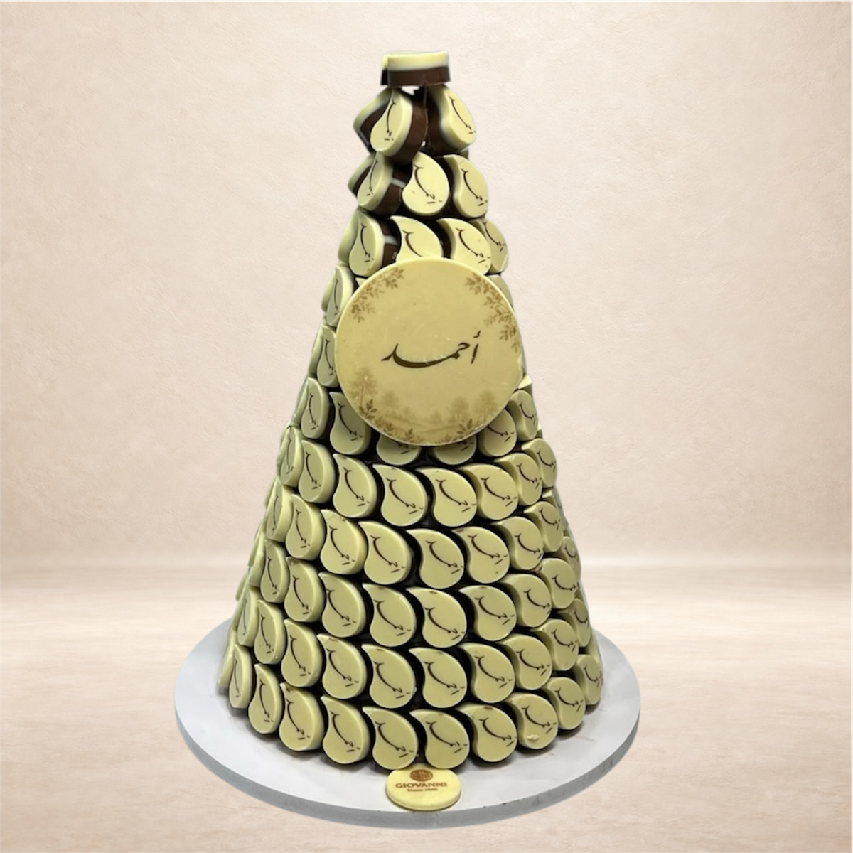هرم شوكليت الدمعة وسط مع طباعة | Medium Printed Teardrop Chocolate Pyramid
