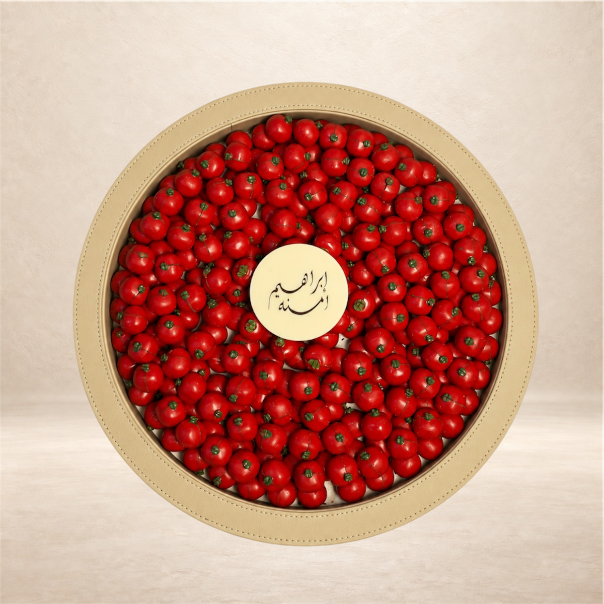 صحن جلد مع شوكليت الرومان | Leather Platter with Roman Chocolate