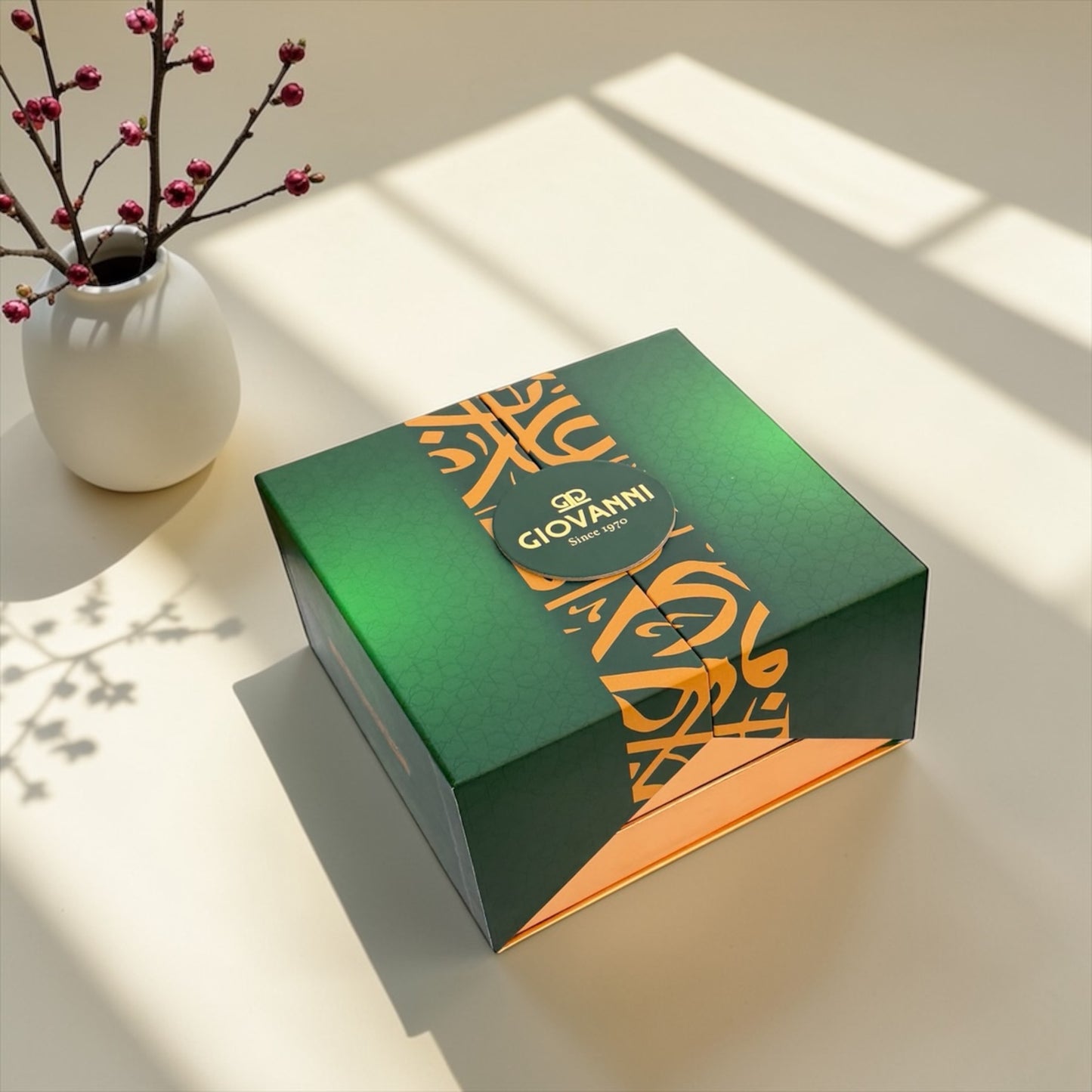 Arabesque Luxury Dessert Box | بوكس أربيسك فاخر ثلاثي الطوابق