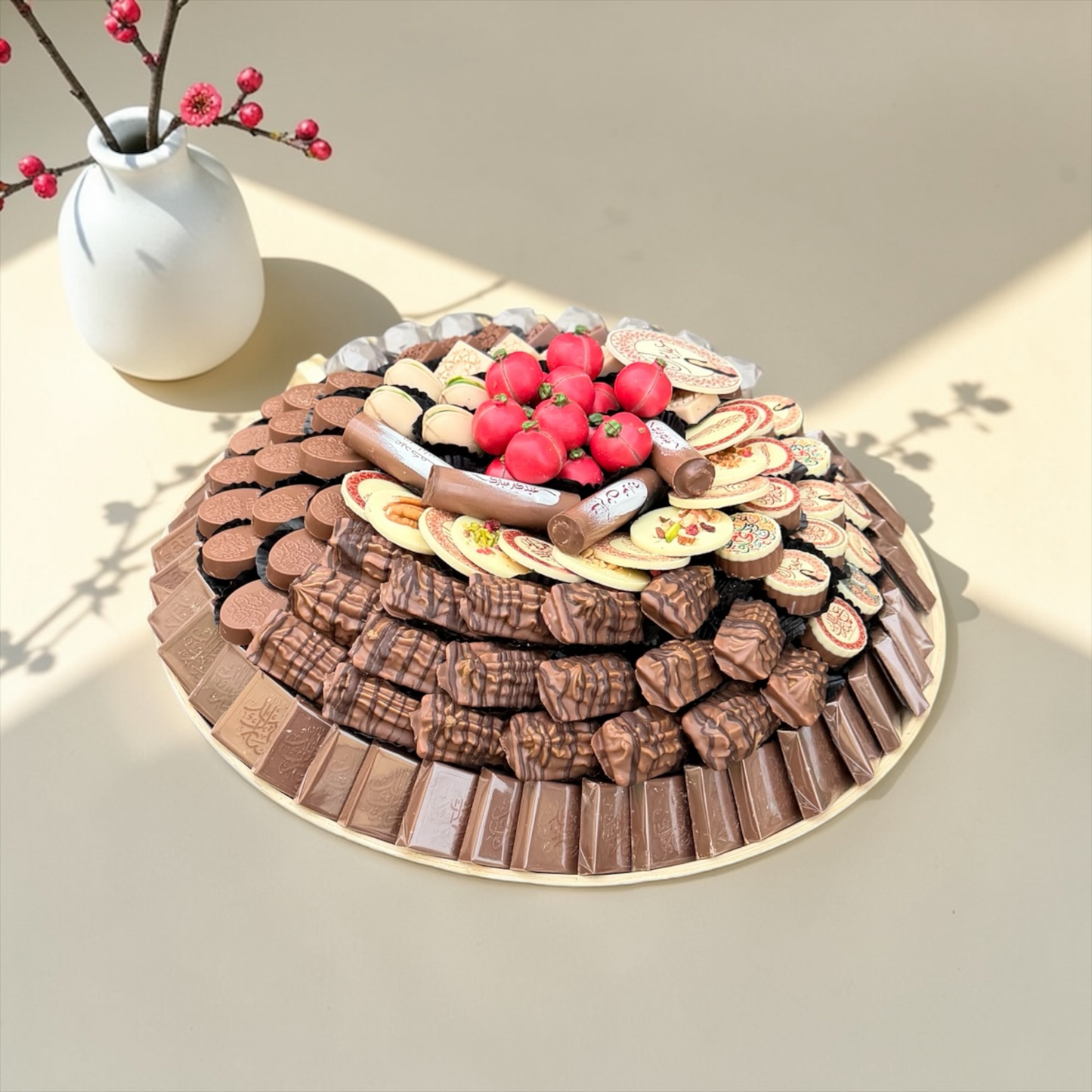 Luxury Bamboo VIP Platter – Giovanni Signature Chocolate Selection صحن بامبو فاخر VIP مع تشكيلة سيجنتشر من جيوفاني شوكليت