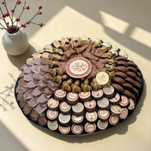 تشكيلة شوكليت فاخرة لعيد الفطر – صحن كبير زجاج مع تشكيلة سيجنتشر جيوفاني / Luxury Eid Chocolate Gift – Giovanni Premium Selection 1700 g