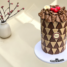 تشكيلة شوكليت فاخرة لعيد الفطر – هرم حبة المثلثات مع شوكليت بيقلز مغطس بالشوكليت والزعتر مع حبة الرمان / Luxury Eid Chocolate Gift – Giovanni Premium Selection 1400g