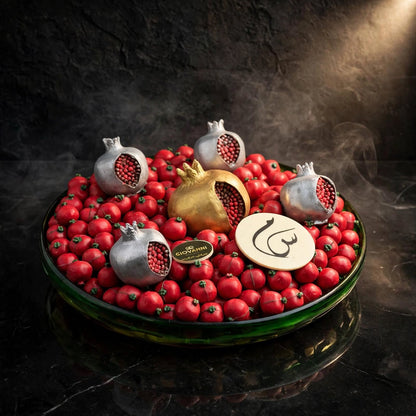 صحن زجاج VIP شوكولاتة الرمان مع خمس قطع رمان | VIP Glass Plate – Pomegranate Chocolate with Five Pomegranates