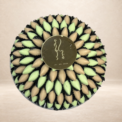 صحن زجاج مع شوكليت فيلي – أسورتد شوكليت سيجنيتشر | Glass Plate with Feli Chocolate – Signature Assorted