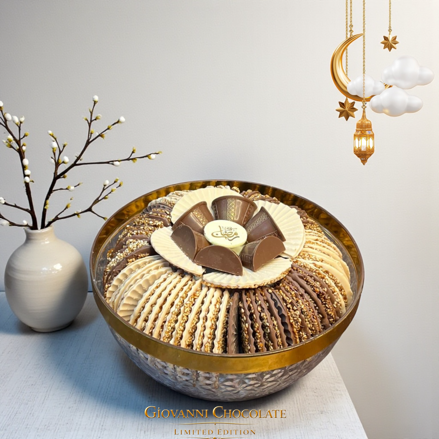 Acrylic Platter with Lid & Best-Seller Sesame Chocolate Fan  صحن أكريليك بغطاء مع مروحة شوكليت السمسم البست سيلر — 1 كجم