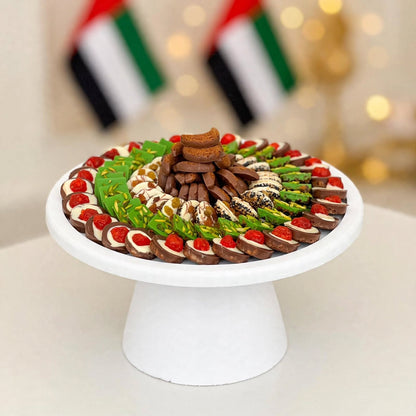 ستاند ضيافة فاخر بالشوكولاتة والبيتيفور والسمسم والبندق والمكسرات المشكلة | Luxury Assorted Chocolate, Petit Four, Sesame & Hazelnut Stand