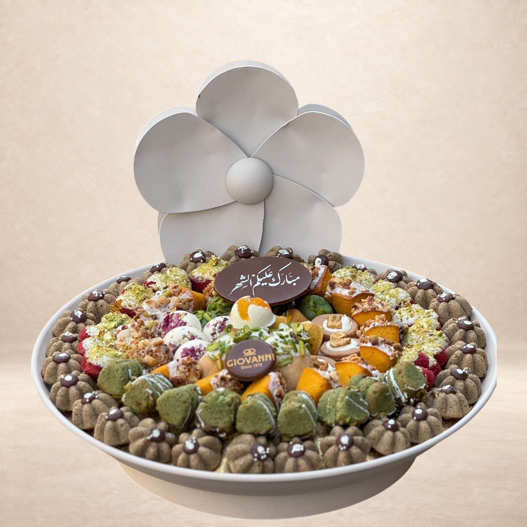 صحن بيتي فور فرنسي | French Petit Four Platter