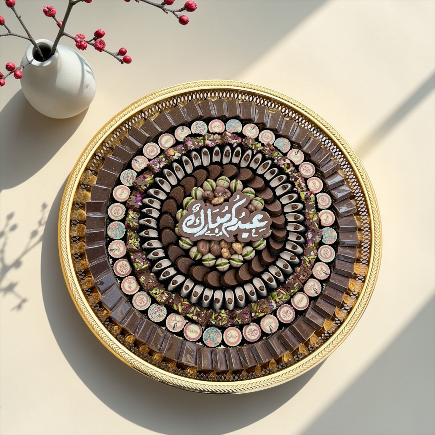 Luxury Stainless Steel Platter – Giovanni Signature Chocolate Selection صحن استانلس ستيل كبير مع تشكيلة سيجنتشر من جيوفاني