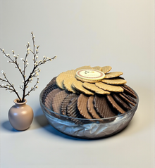 Luxury Acrylic Ramadan Lantern with Belgian Chocolate-Dipped Waffle Biscuit فانوس أكريليك فاخر مع بسكويت الوافل البلجيكي المقرمش بالشوكليت