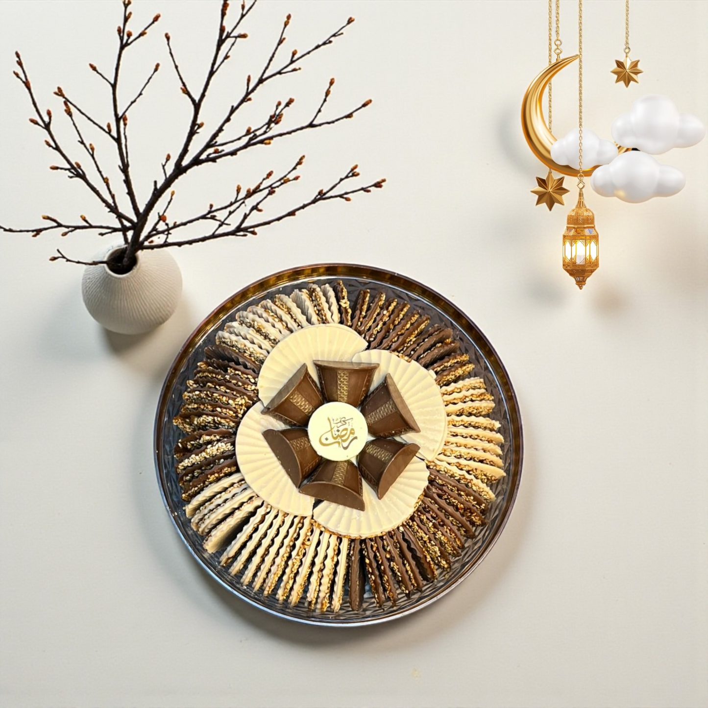 Acrylic Platter with Lid & Best-Seller Sesame Chocolate Fan  صحن أكريليك بغطاء مع مروحة شوكليت السمسم البست سيلر — 1 كجم