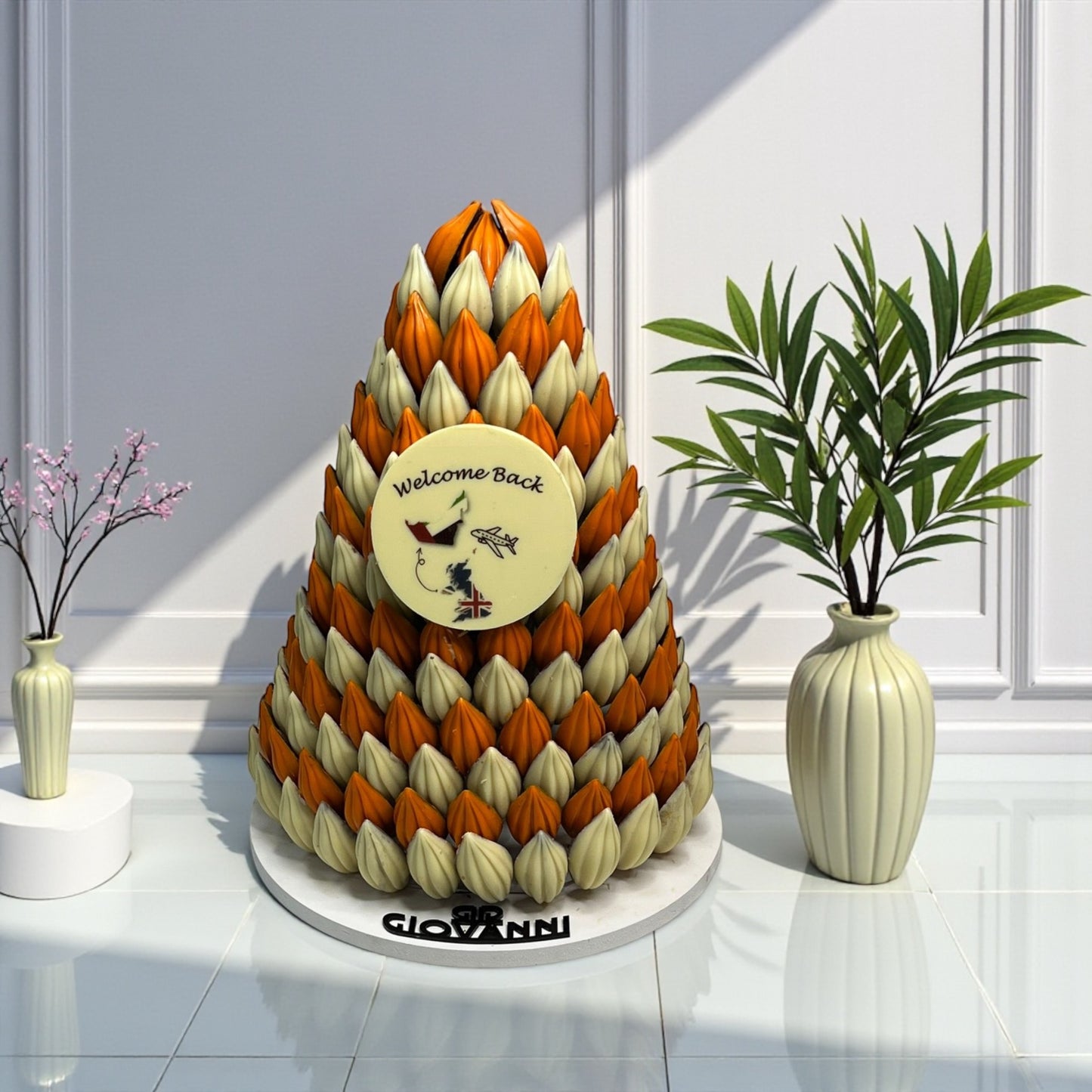 هرم شوكولاتة حبة الجوافة بطباعة مخصصة Guava Chocolate Pyramid with Custom Print