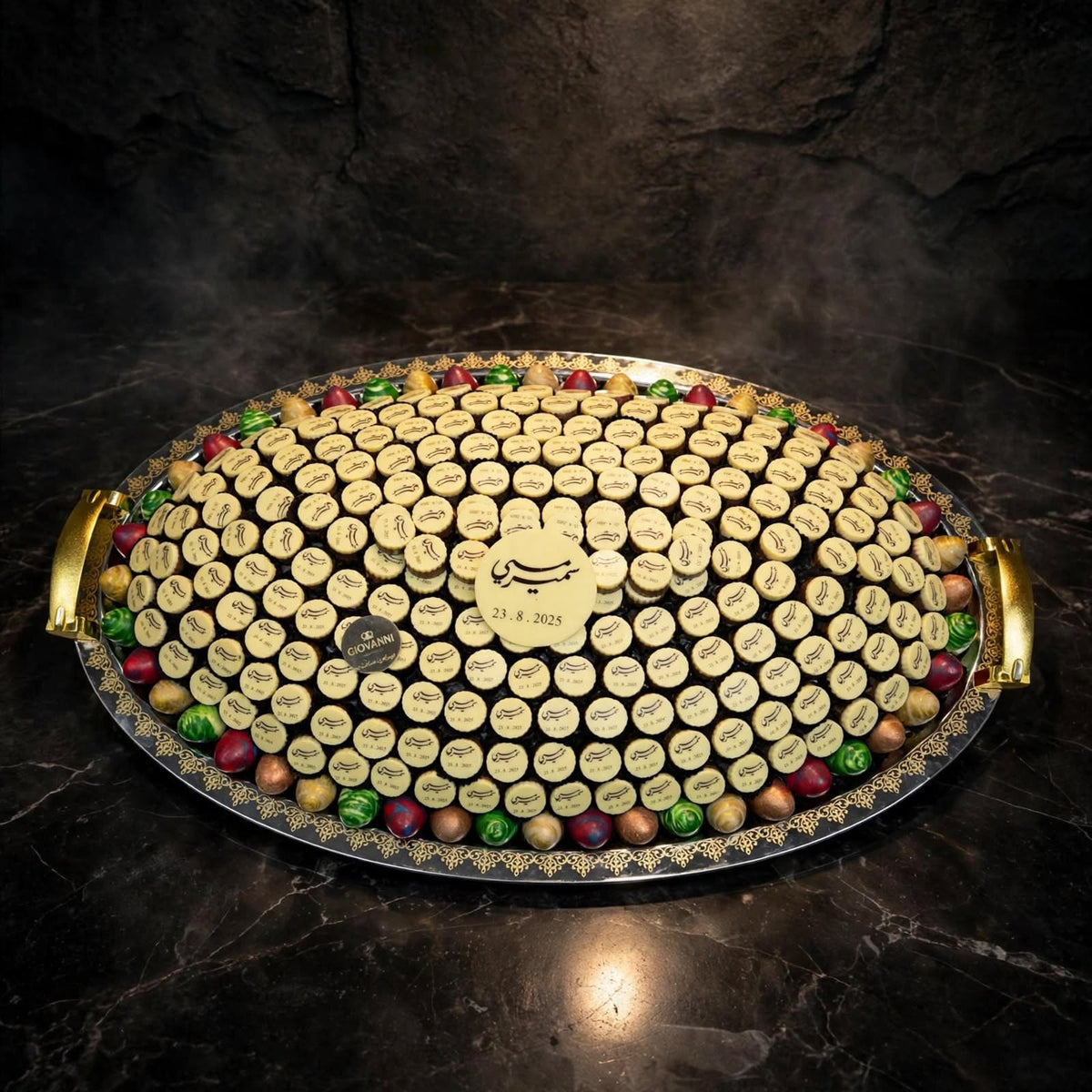 صواني VIP ستانلس ستيل مع شوكولاتة مطبوعة وبيضة شوكولاتة | VIP Stainless Steel Trays – Printed Chocolate & Chocolate Egg