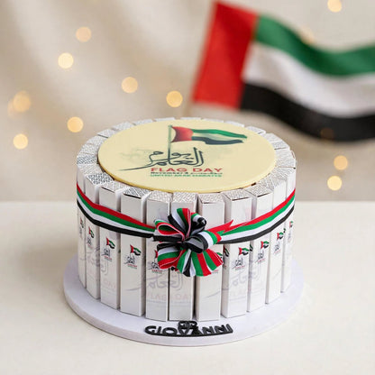 هرم فاين فير طابق واحد مع قطعة شوكولاتة كبيرة – 24 قطعة | Single-Tier Fine Fare Pyramid with Large Chocolate Piece – 24 Pieces
