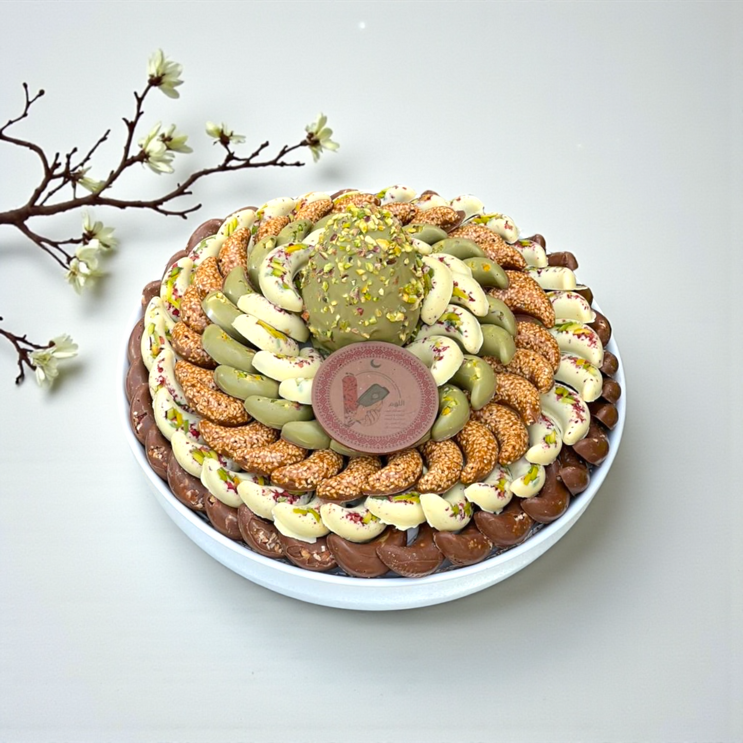 صحن هلال رمضان الفاخر – تشكيلة جيوفاني المميزة  Luxury Ramadan Crescent Porcelain Platter – Giovanni Signature Selection