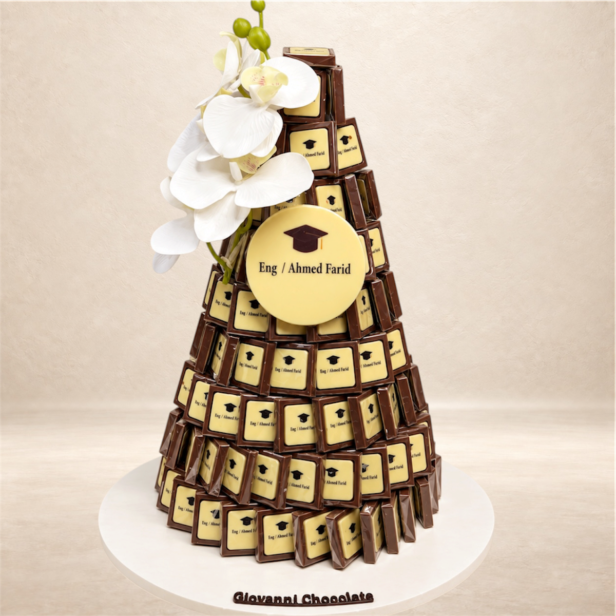 هرم شوكليت مطبوعة مربعة | Square Printed Chocolate Pyramid