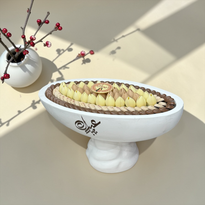 Ceramic Vase with Giovanni Signature Chocolate فاز سيراميك فاخر مع تشكيلة شوكليت سيجنتشر من جيوفاني
