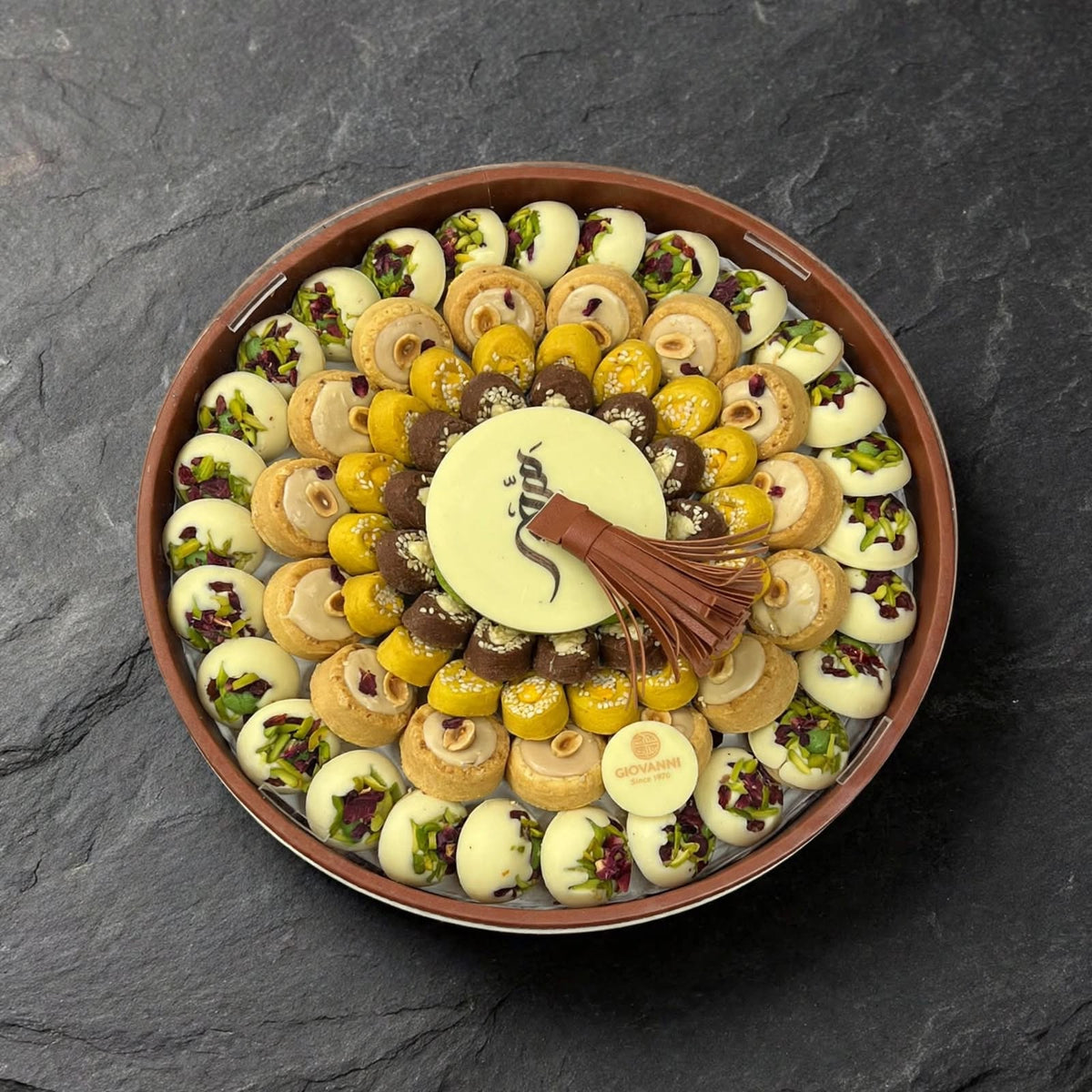 صينية جلد بغطاء أكريليك – بيتي فور فرنسي | Leather Tray with Acrylic Lid – French Petit Fours