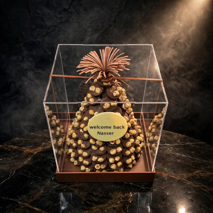 بوكس أكريليك VIB الفاخر بأهرامات الشوكولاتة الدائرية بالبندق | Luxury VIB Acrylic Box with Hazelnut Round Pyramids