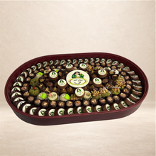 صحن جلد بيضاوي شوكليت مطبوع للحنة مع حلويات تونسية | Oval Leather Henna Platter with Printed Chocolate & Tunisian Sweets