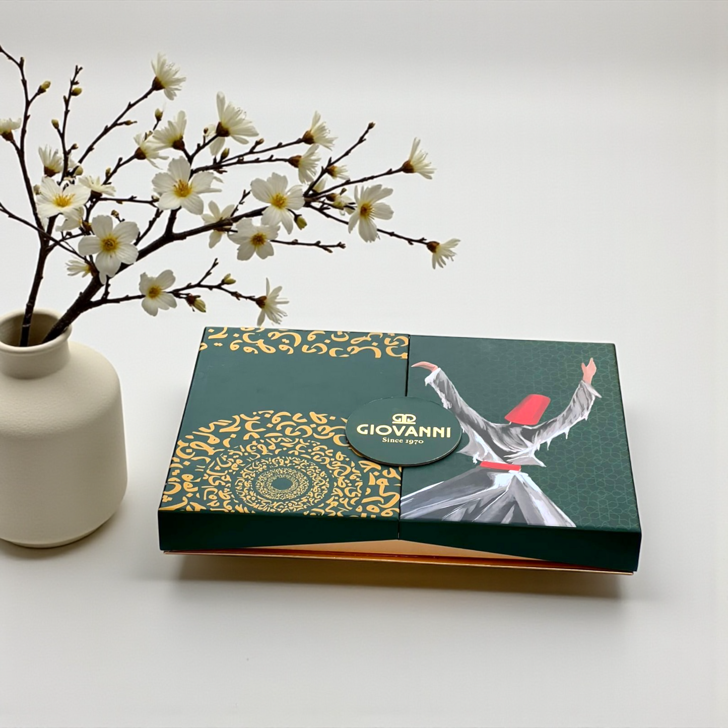 Al Darawish Box with Printed Chocolate “Ramadan Mubarak” بوكس الدراويش مع شوكليت مطبوع “مبارك عليكم الشهر”