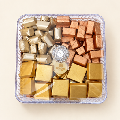 صحن أكريليك مربع مع شوكليت مغلف | Square Acrylic Tray with Wrapped Chocolate