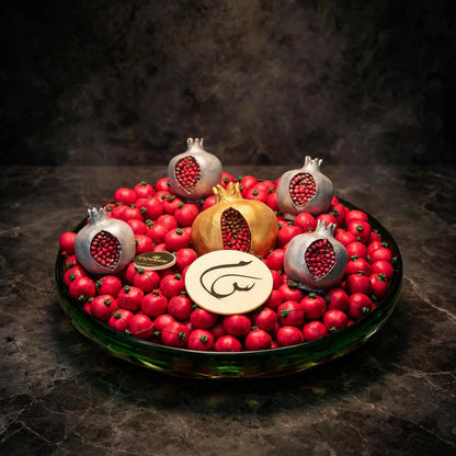 صحن زجاج VIP شوكولاتة الرمان مع خمس قطع رمان | VIP Glass Plate – Pomegranate Chocolate with Five Pomegranates