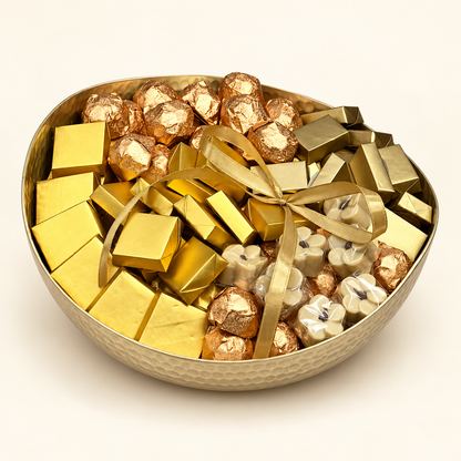 صحن ستانلس مع شوكليت مغلف | Stainless Steel Platter with Wrapped Chocolate