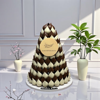 هرم شوكولاتة حبة الجوافة بطباعة مخصصة Guava Chocolate Pyramid with Custom Print