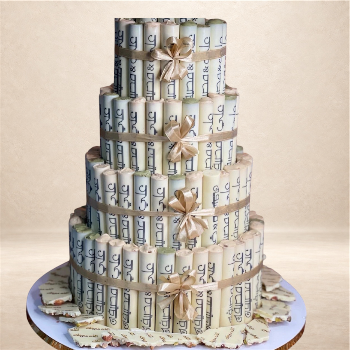 هرم سيجار مطبوع كبير مع شوكليت مكسر | Large Printed Cigar Chocolate Pyramid with Crunchy Chocolate
