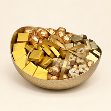 صحن ستانلس مع شوكليت مغلف | Stainless Steel Platter with Wrapped Chocolate