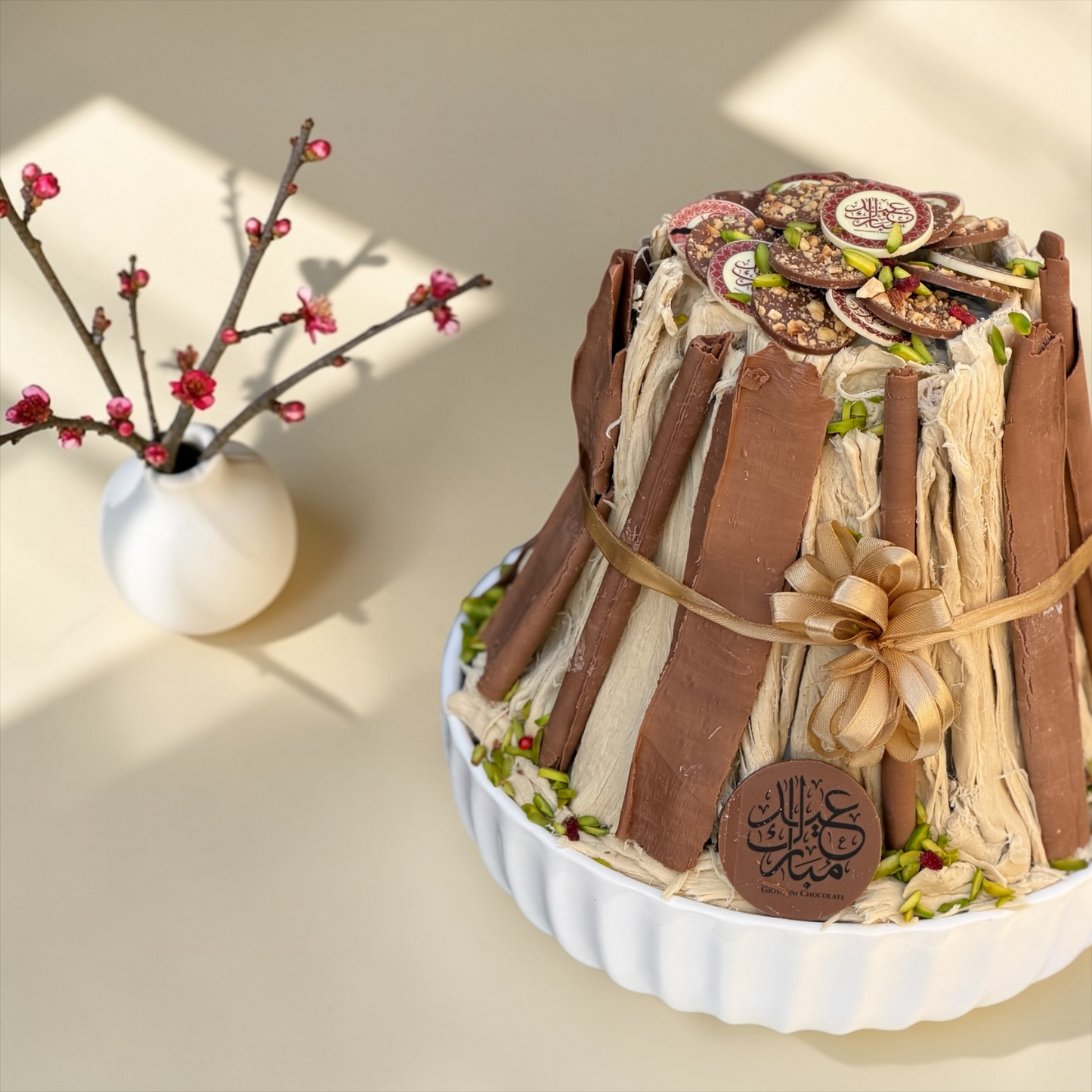 Luxury Porcelain Platter – Rahash Flake &amp; Chocolate Flake صحن بورسلين فاخر مع حلاوة رهش فليك وشوكليت فليك