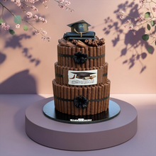 Graduation Fine Fair Chocolate Pyramid – 3 Tier (3 KG) هرم شوكليت فاين فير ثلاث طوابق – ثيم التخرج (3 كجم)