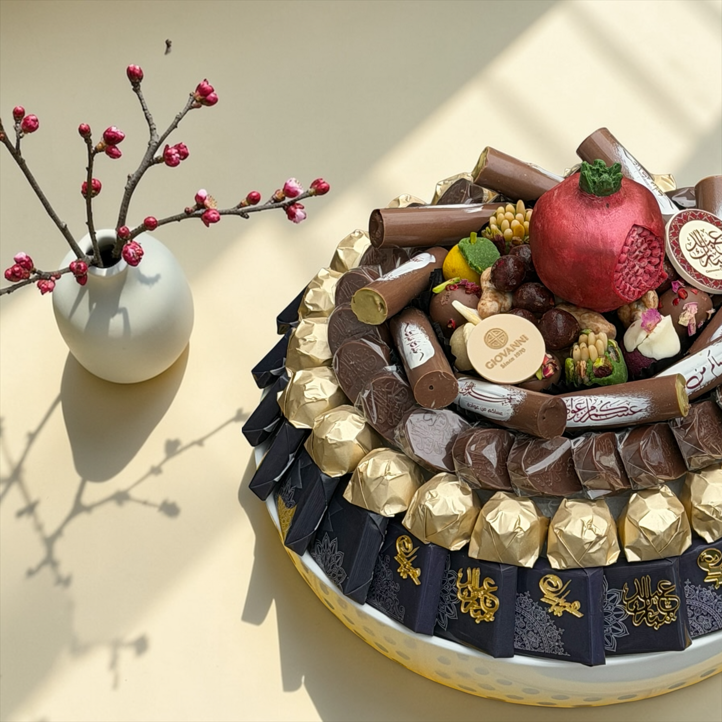 Porcelain Tray with Special Eid Wrapped Chocolates &amp; Signature Chocolates صحن بورسلين مع شوكليت مغلف اسبيشال للعيد مع شوكليت سجنتشر