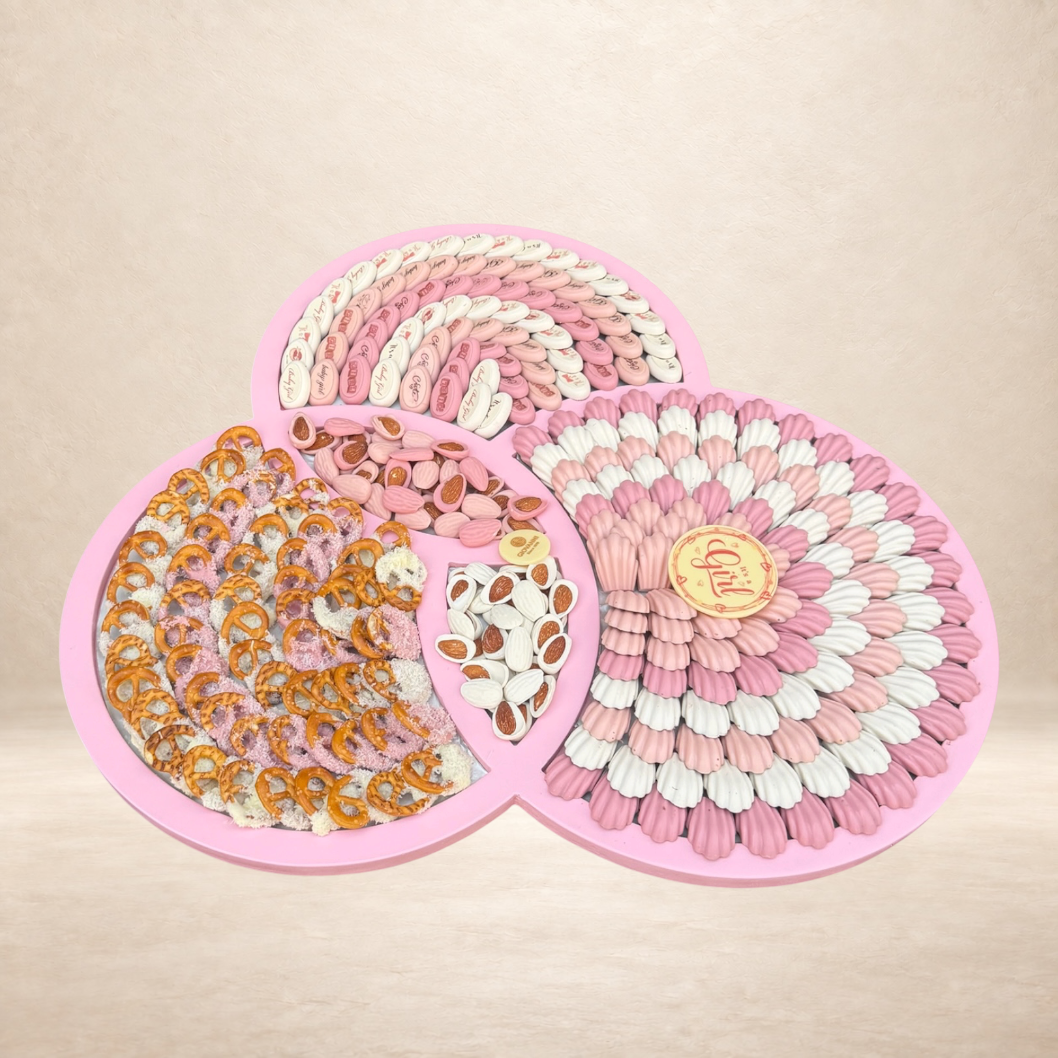 صحن كواترو بينك – أسورتد شوكليت مع موالح | Quattro Pink Plate – Assorted Chocolate with Savouries