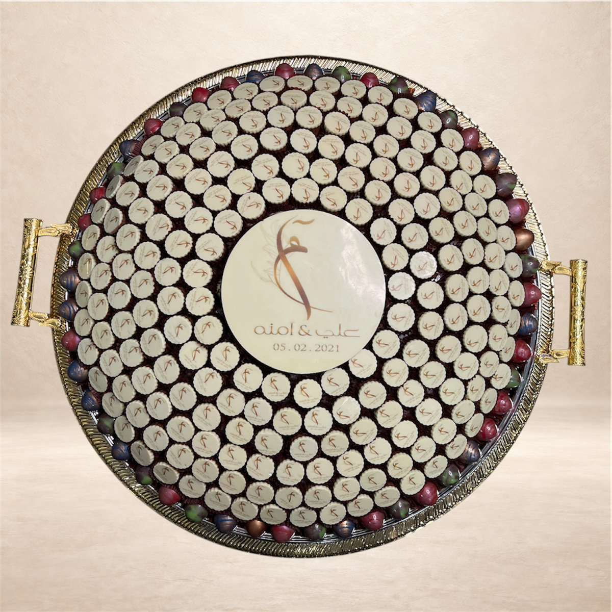 صحن ستانلس ستيل كبير مع شوكليت مطبوع | Large Stainless Steel Platter with Printed Chocolate