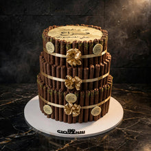 هرم فاين فير ثلاثة طوابق مع قطعة شوكولاتة كبيرة مطبوعة | Three-Tier Fine Fair Pyramid with Large Printed Chocolate