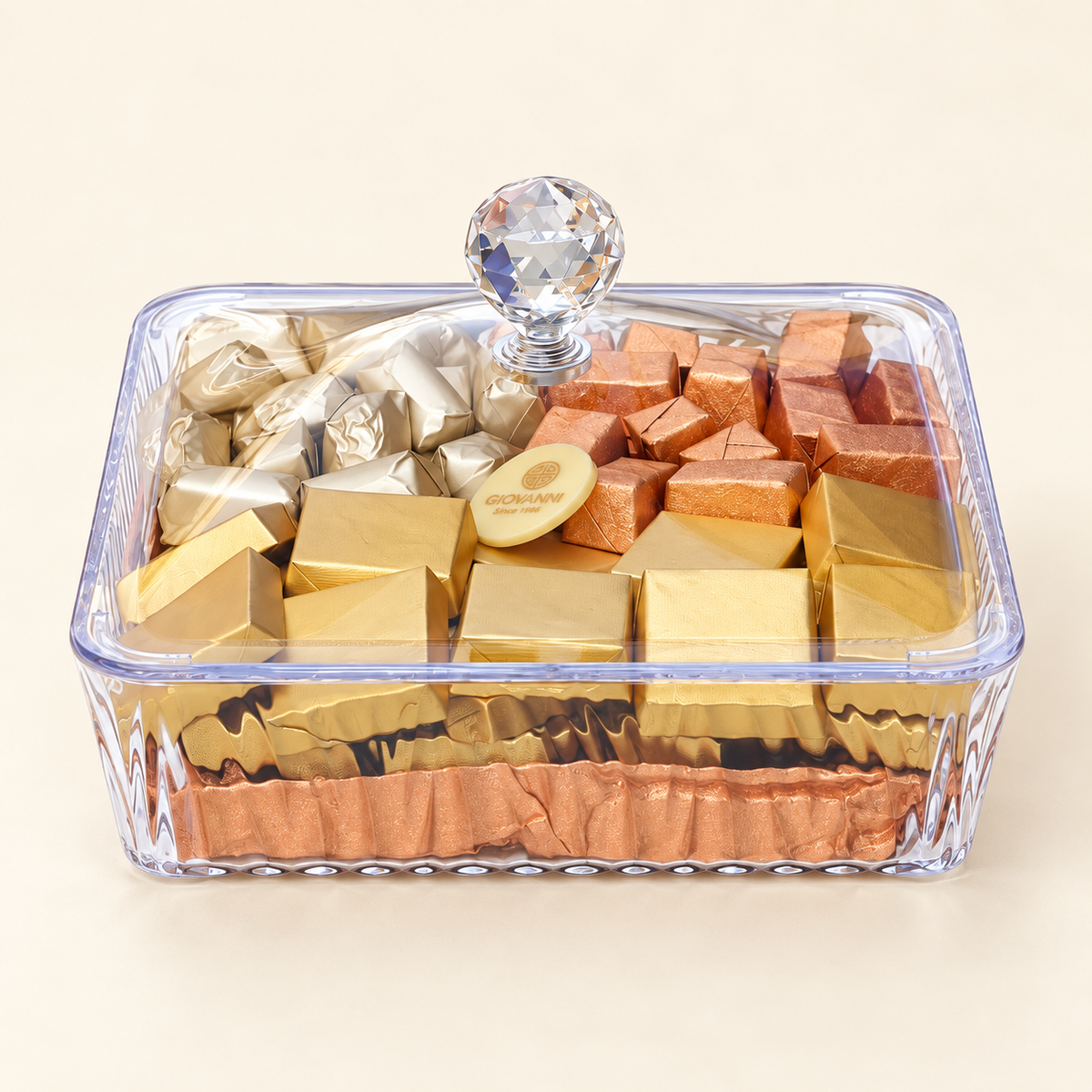 صحن أكريليك مربع مع شوكليت مغلف | Square Acrylic Tray with Wrapped Chocolate