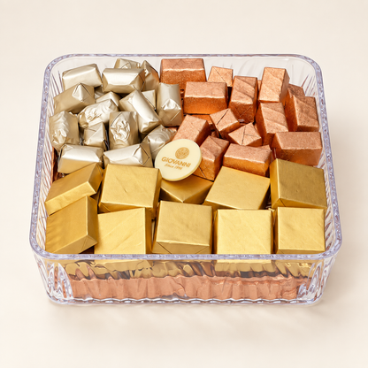صحن أكريليك مربع مع شوكليت مغلف | Square Acrylic Tray with Wrapped Chocolate