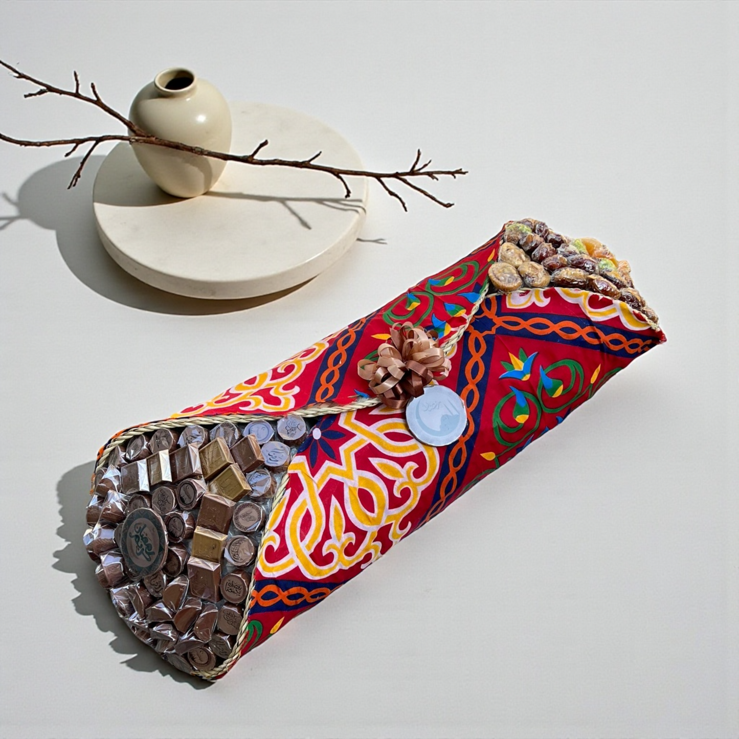 Luxury Palm Basket with Dates & Chocolate Larg  سلة خوص فاخرة بالتمور والشوكولاتة كبيرة