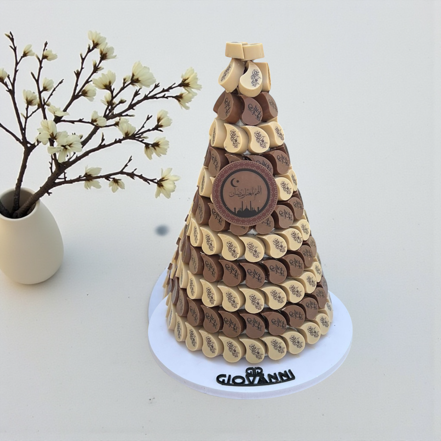 Luxury Ramadan Theme Chocolate Teardrop Pyramid – Assorted Fillings – 1.5 kg هرم شوكليت دمعة فاخر بطباعة ثيم رمضان – حشوات ميكس – 1.5 كجم