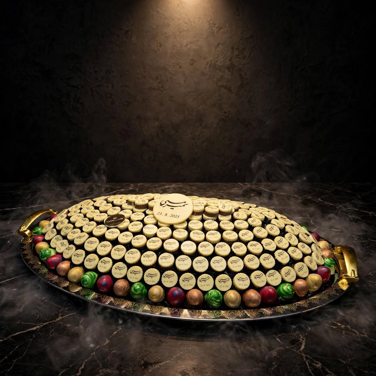 صواني VIP ستانلس ستيل مع شوكولاتة مطبوعة وبيضة شوكولاتة | VIP Stainless Steel Trays – Printed Chocolate & Chocolate Egg