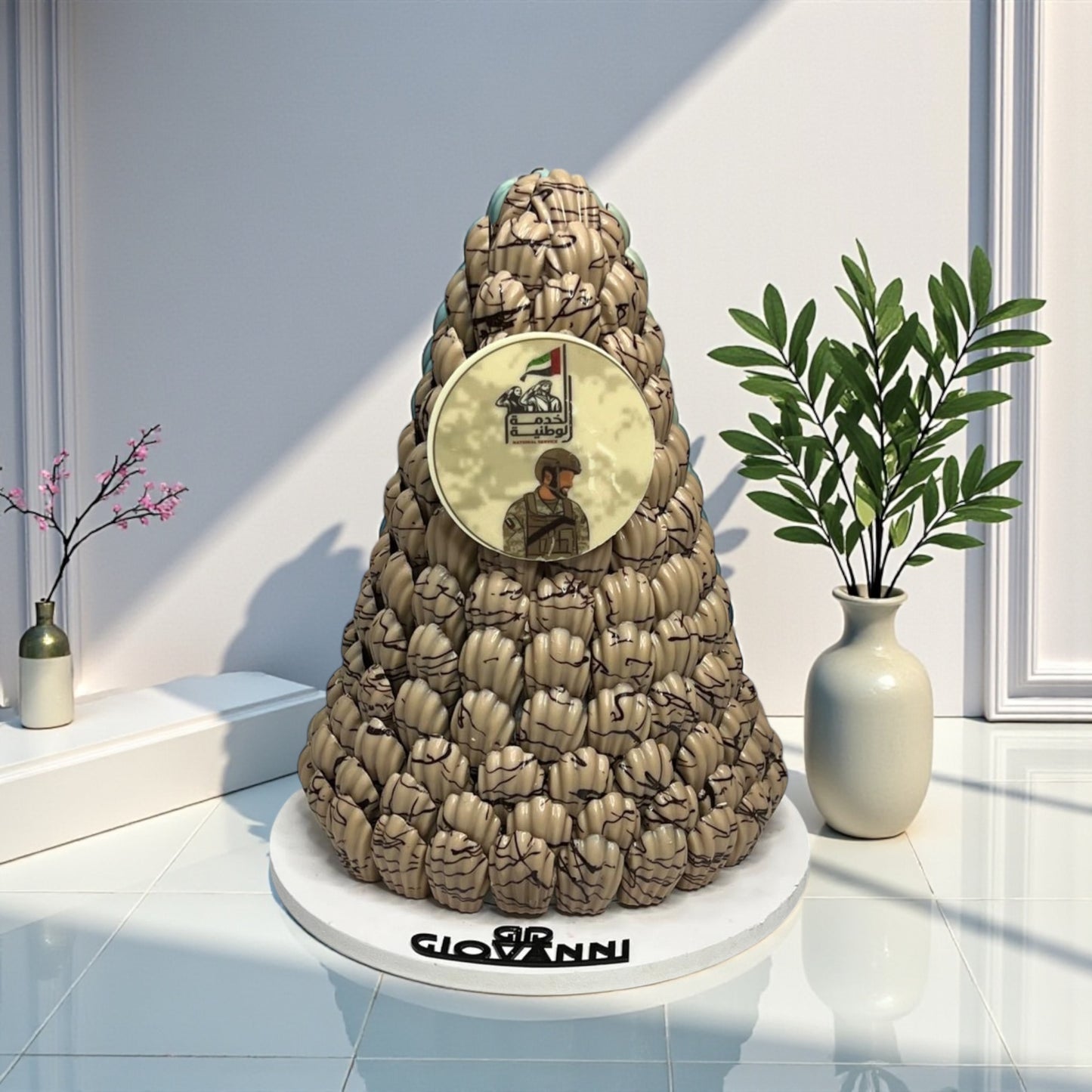 Shell Chocolate Pyramid      هرم شوكولاتة الصدفة