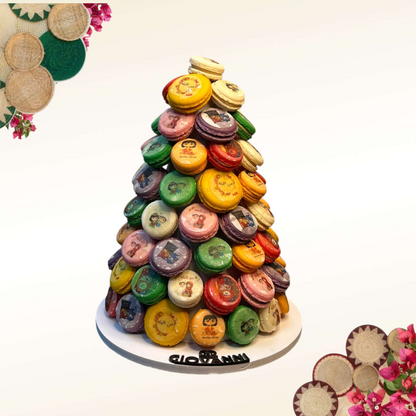 هرم ماكرون فرنسي مطبوع بثيم حق الليلة